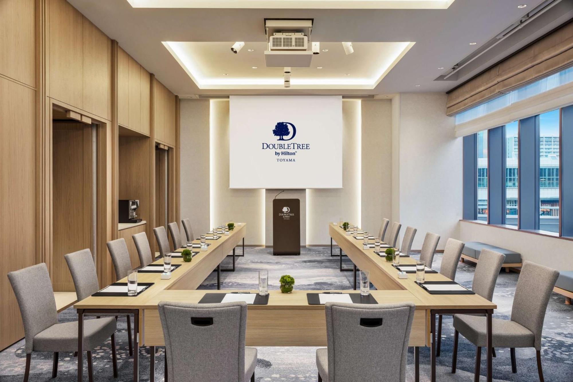 Doubletree By Hilton Toyama Hotel Luaran gambar